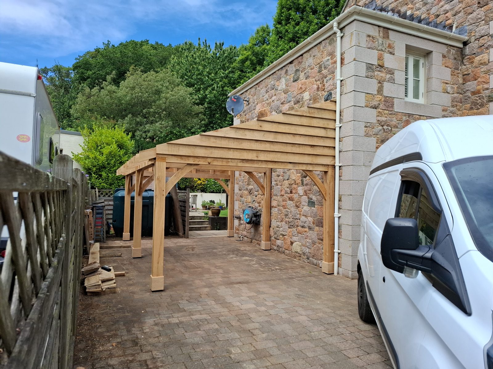 Oak carport in St Mary, featured project by Stormproof Construction