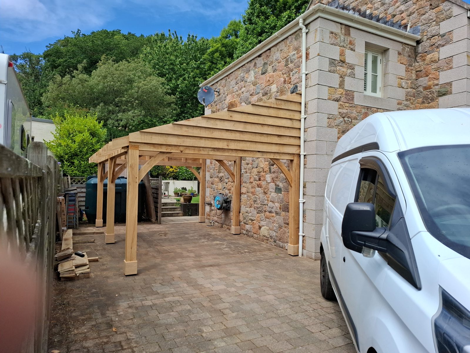 Finished carport, three quarter view: Oak carport in St Mary project photo 08